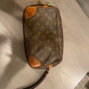 Authentic Louis Vuitton monogram clutch